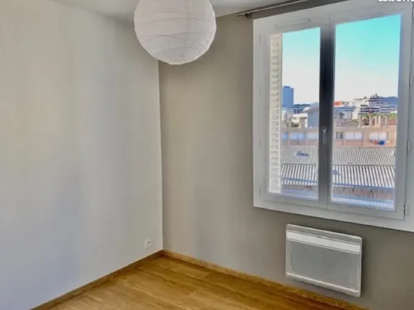 Appartement - T2 - MARSEILLE - 780