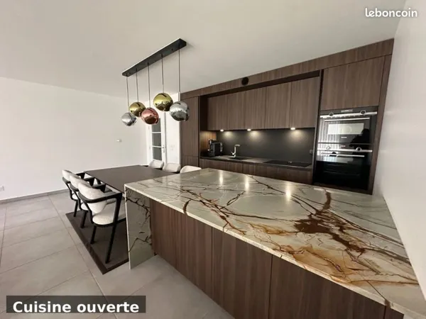 Appartement meublé haut de gamme 103 m² - Suite parentale, dressing, terrasse, box fermé - Proche Ge