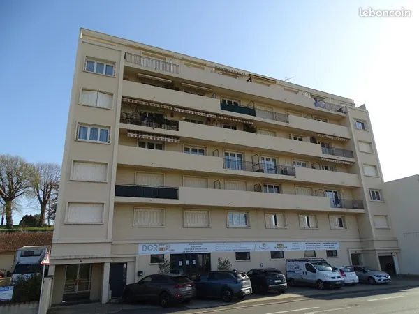 Appartement T3 dernier étage avec vue