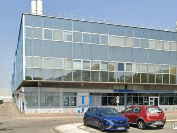 Local bureaux 160 m²
