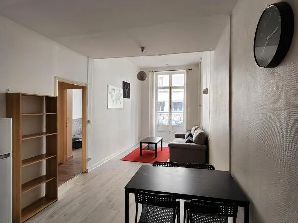 APPARTEMENT T3 MEUBLÉ - CENTRE-VILLE - JT1483