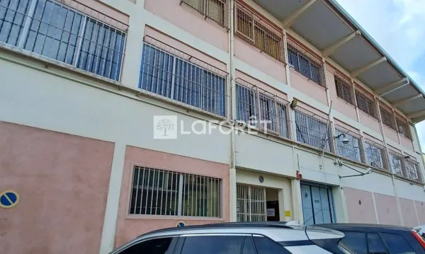 Bureaux 12 pièces 272 m²