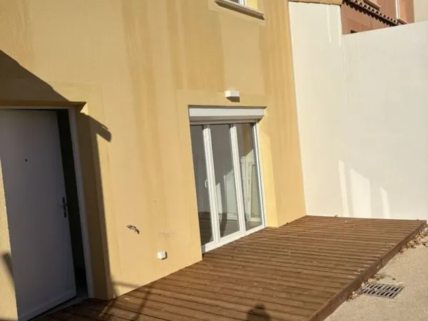 AFFAIRE VILLA T5 avec jardin et terrasse.