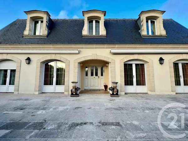 Maison 9 pièces 360 m²