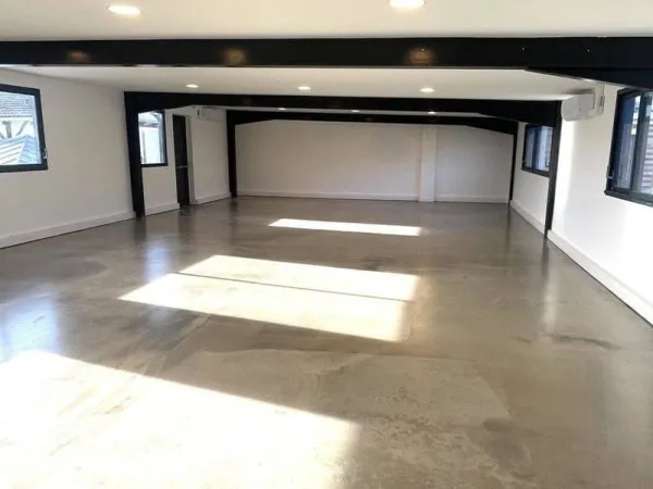 Local commercial 143 m²