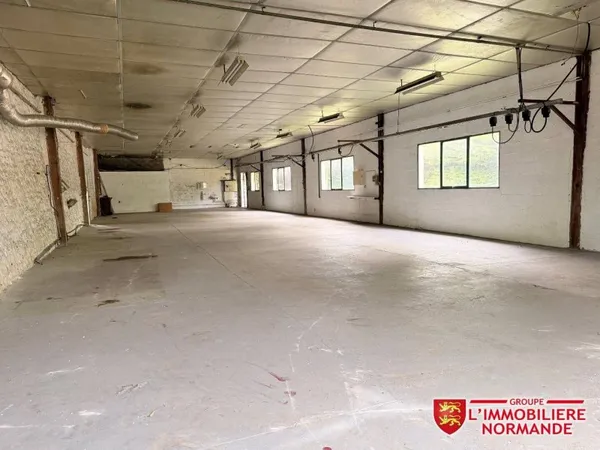Local commercial 525 m²