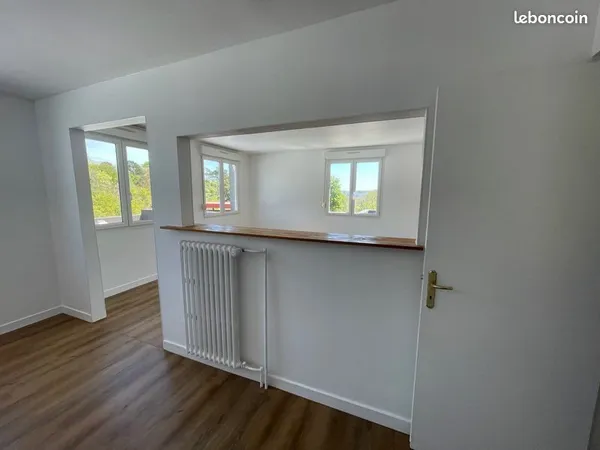 T3 - 78 m² - Entièrement rénové - Cuisine neuve équipée - Ultra lumineux - Parking - Rue de Quimper