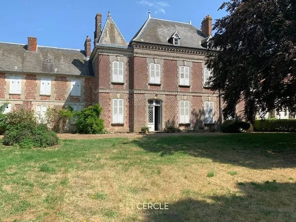 Maison 10 pièces 300 m²