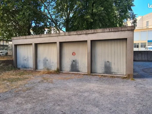 Loue garage Ales centre-ville