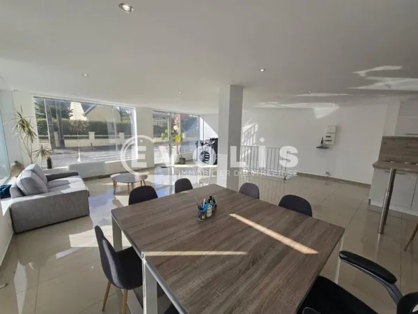 Locaux commerciaux - A VENDRE - 55 m² non divisibles
