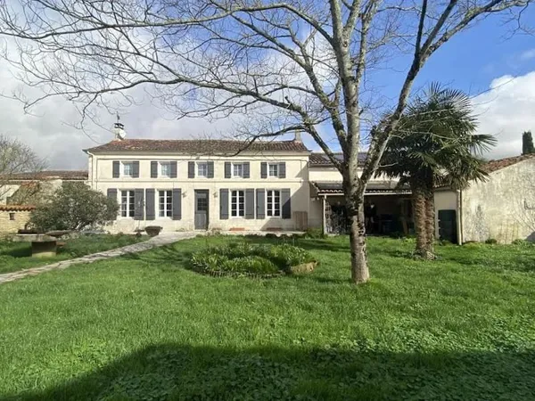 Maison 15 pièces 361 m²