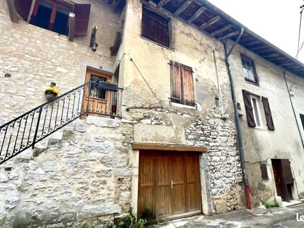 Maison de village 3 pièces 220 m²