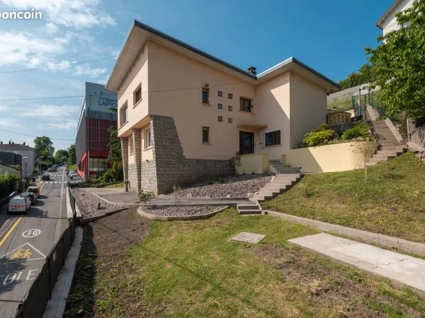 Maison 180m centre-ville 2000m terrain