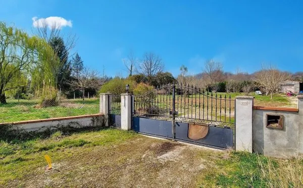 BONDIGOUX - Terrain constructible de 1340 m²