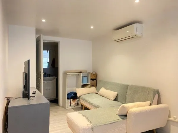 Studio en rez de chaussée centre ville LA CIOTAT (13)