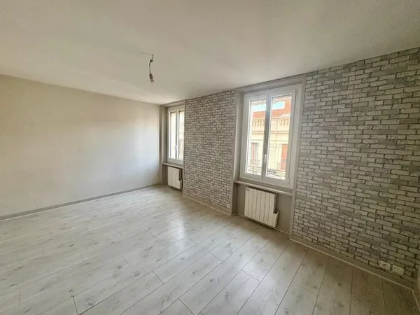 APPARTEMENT T2 A LOUER A ROANNE - CENTRE VILLE