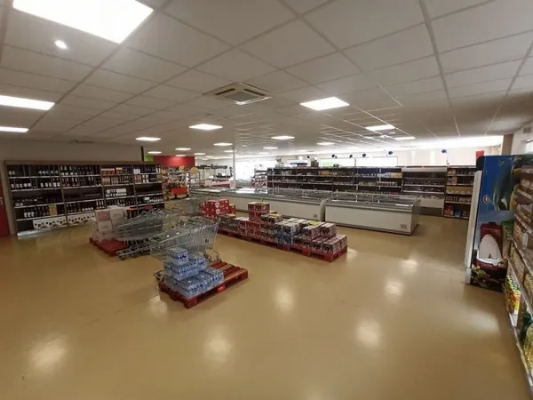 LOC 440m² Zone FAMILY LIMOGES NORD
