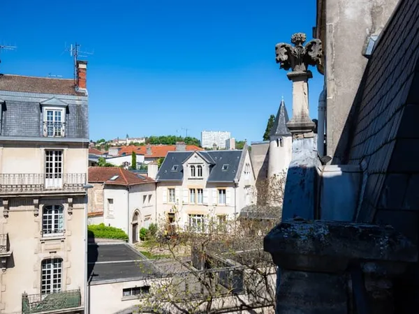 NANCY / COMMANDERIE GRANDE MAISON DE CARACTERE + JARDIN + TE