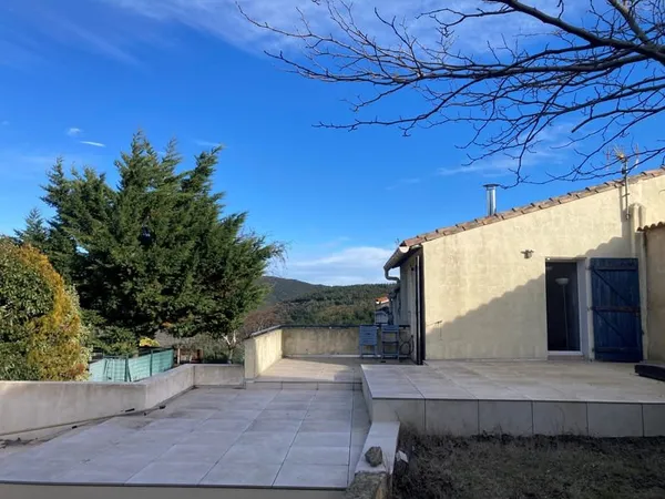 La Liviniere, maison 2 chambres, terrasses, jardin et piscin