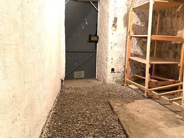 VENDS GRANDE CAVE PARIS 7 éme