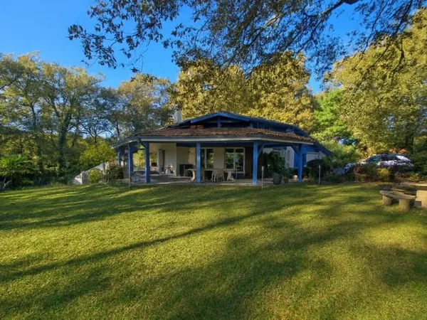 Maison 6 pièces 250 m²