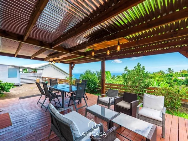 EXCLUSIVITE VILLA T5/6 A LA POSSESSION (Ravine à malheur)