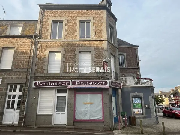 CEAUCÉ, coeur de bourg : Maison de ville à fort potentiel