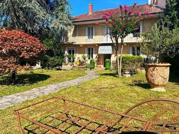 Maison 6 pièces 339 m²