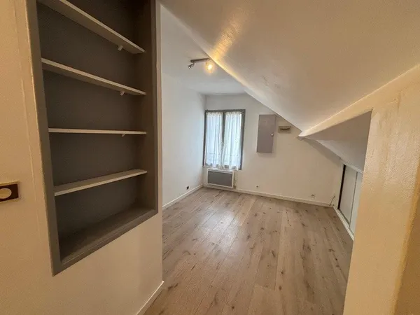 Appartement à vendre 1 pièces SUCY EN BRIE (94). Au pied du RER et commerces