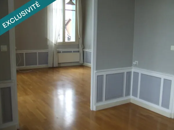 Appartement avec ascenseur, dans immeuble centre-ville !