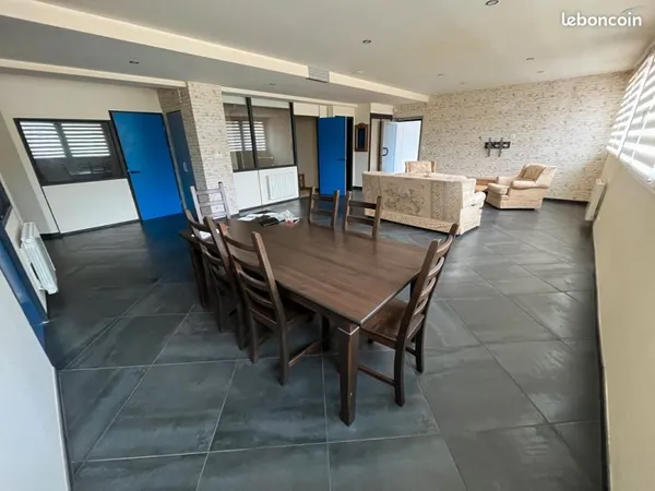 Loue grand loft lumineux