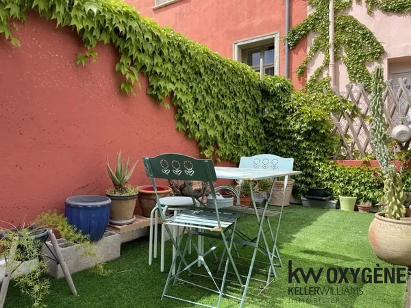 Loft lumineux de 115 m² avec terrasse — Quartier gare