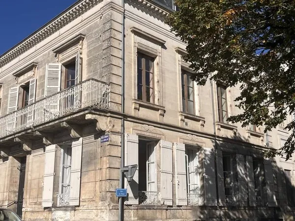 Maison 10 pièces 280 m²