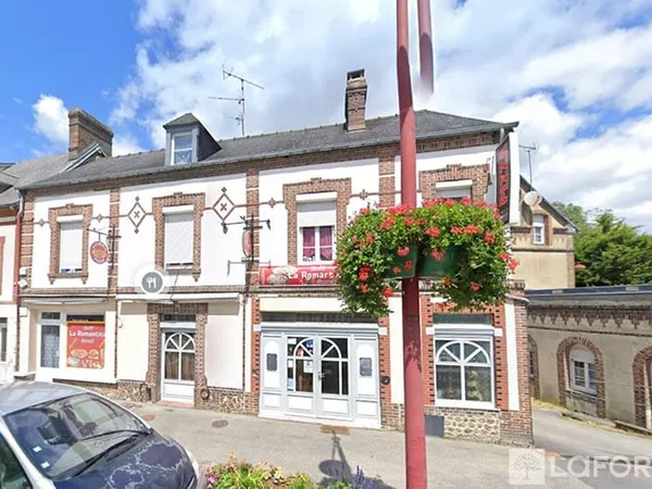 MAISON DE VILLE à AUBE AVEC LOCAL COMMERCIAL