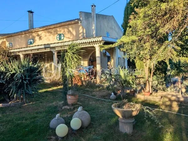 Maison 8 pièces 320 m²