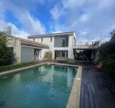 Maison 5 pièces 160 m²