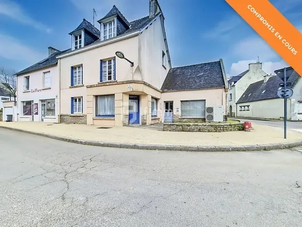 Immeuble de 8 pièces, 182 m² à Cast 29150