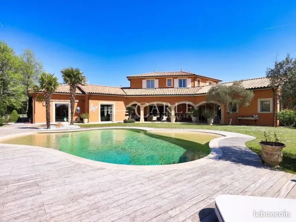 Villa 12 pièces 567 m²