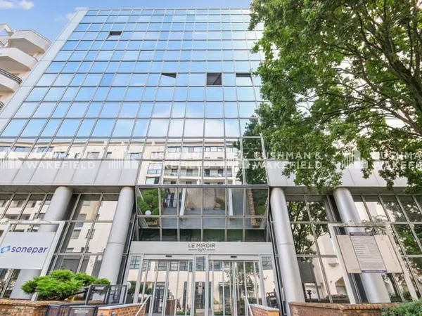 Bureaux 371 m²