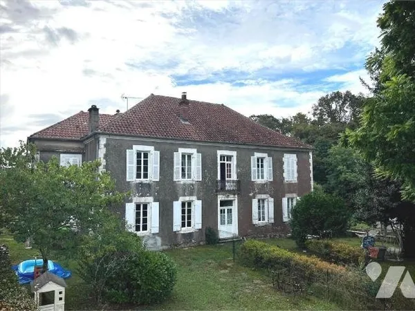 Maison 14 pièces 420 m²