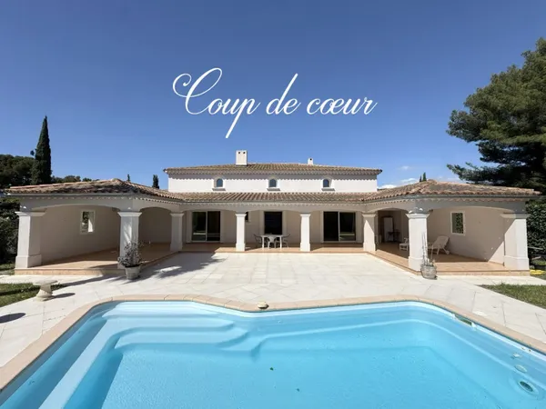 Villa 9 pièces 230 m²