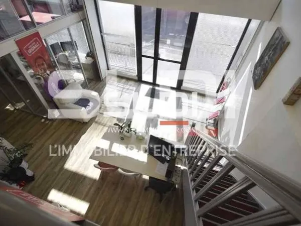 Local commercial 293 m²