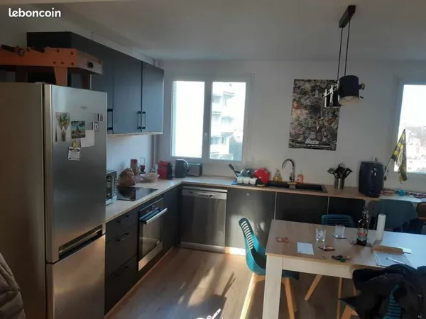 Appartement T4 (3 chambres) St Cyprien rénové et meublé avec balcon et parking