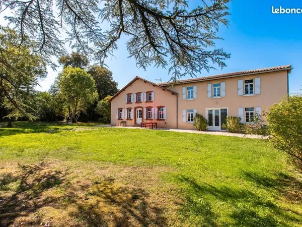 Propriété 10 pièces 259 m²
