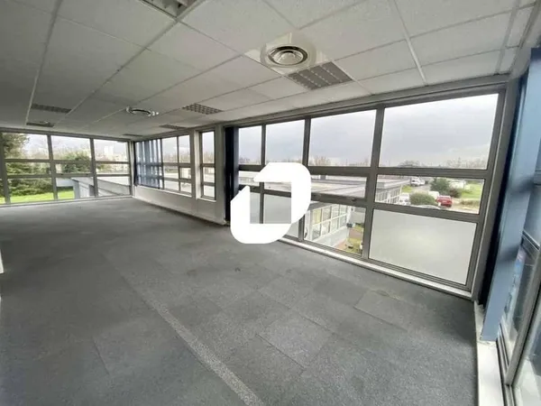 Bureaux 690 m²