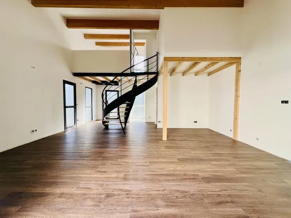 Vente Local professionnel de 97m2 avec terrasse de 9m2