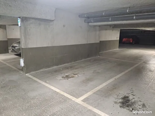 Place de parking en sous-sol sécurisé - Proche gare