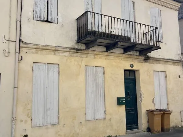 Maison de Ville. Sans Jardin