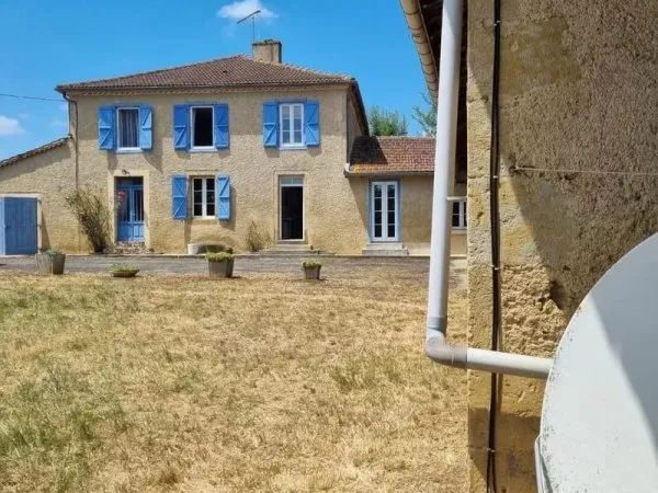 Belle ferme rénovée avec dépendances