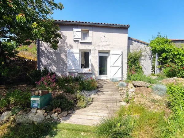 Maison de charme rénovée ? Jardin clos ? 4 pièces